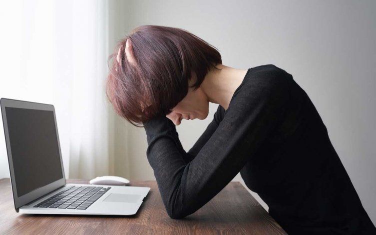 La OMS advierte que trabajar más de 55 horas semanales aumenta el riesgo de muerte