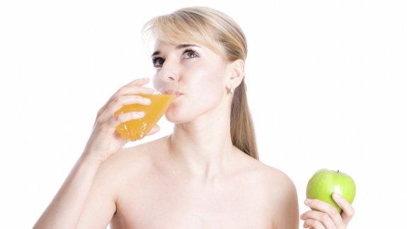 Para determinar si una persona padece síndrome metabólico, se debe conocer la obesidad central, que se mide con la circunferencia de la cintura.