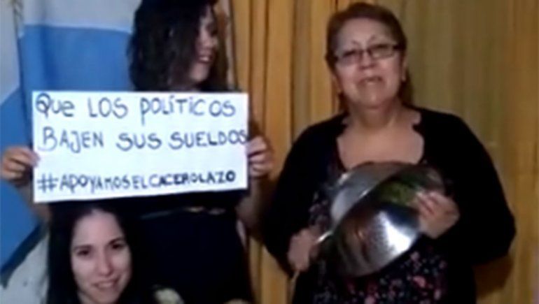 Con sus cacerolas, los neuquinos pidieron que los políticos se bajen los sueldos