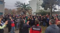 acuerdo en plottier: los municipales vuelven a sus puestos de trabajo esta tarde acuerdo en plottier: los municipales vuelven a sus puestos de trabajo esta tarde