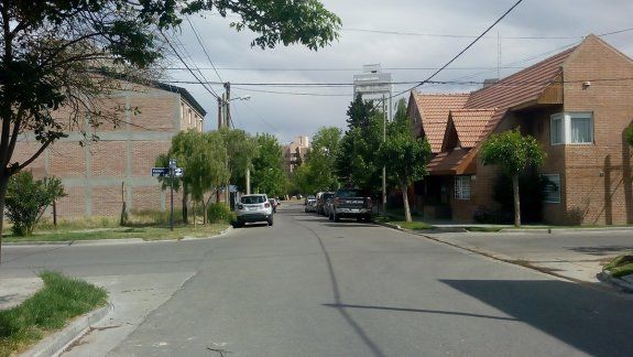 Le robaron en la puerta de su casa y se va del barrio Santa Genoveva