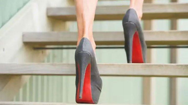 El bebé murió al sufrir la fractura de la columna vertebral por la caída.&nbsp;