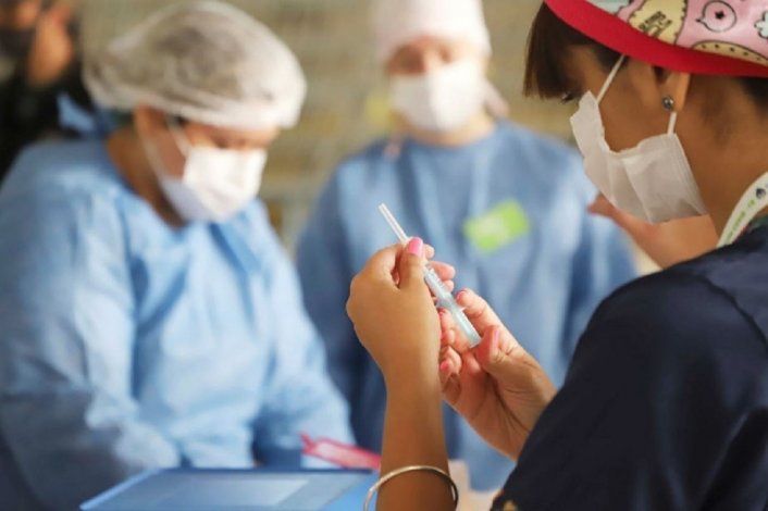 Río Negro empieza a vacunar a personas de entre 40 y 50 años