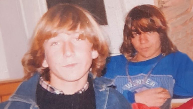 Pocho Casado y el Enano Raúl en la plenitud de su adolescencia. “Teníamos entre 16 y 17 años cuando ingresamos como tarjeteros. Solamente íbamos a las tertulias y ser tarjeteros de Mirror era lo máximo