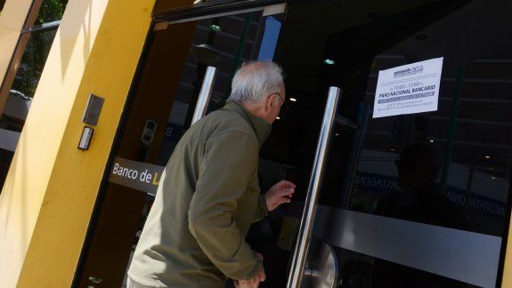 Por conflicto salarial
