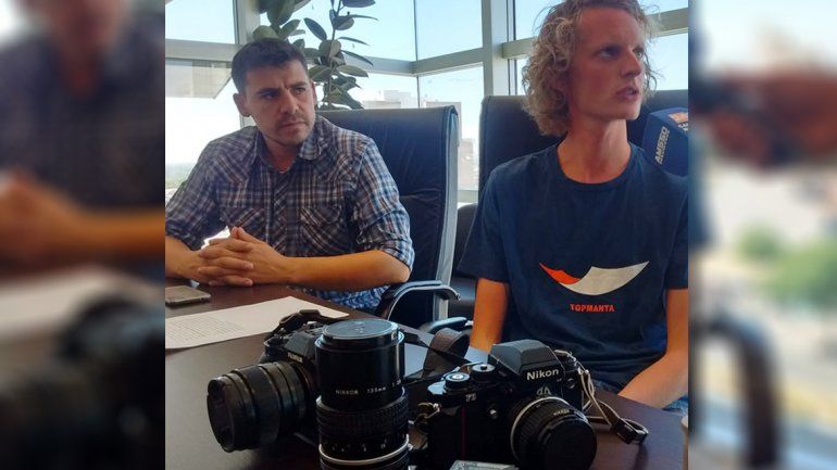 El fotógrafo recuperó sus equipos cuatro días después de la detención en Vaca Muerta