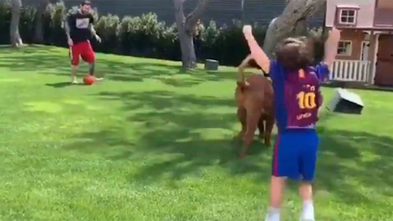 Messi y sus hijos se divirtieron con su perro Hulk en un loco familiar