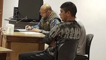 Comodoro Rivadavia: Jorge Nieves (de espaldas), cuando fue condenado por un crimen cometido en 2009. Comodoro Rivadavia: Jorge Nieves (de espaldas), cuando fue condenado por un crimen cometido en 2009.