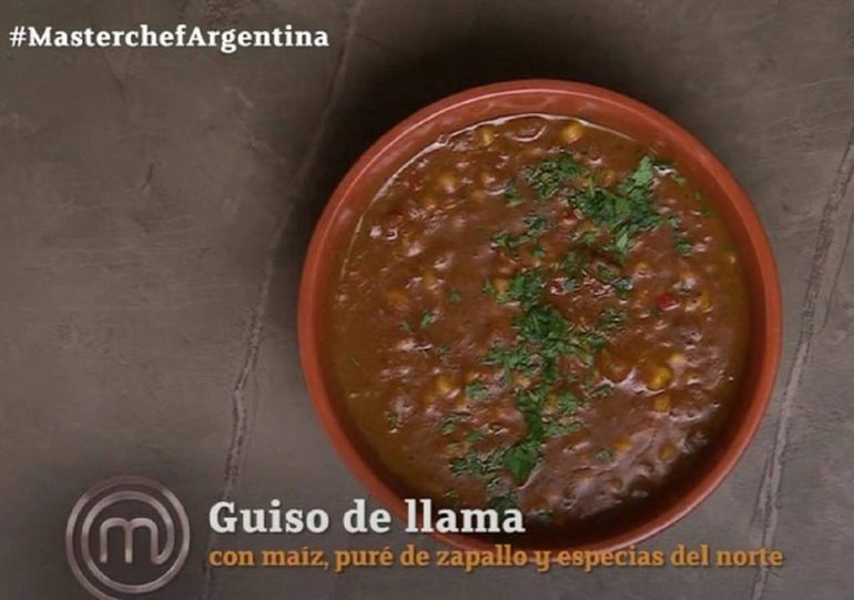 El guiso de llama de Rodrigo conquistó al jurado de MasterChef y se llevó una estrella. El guiso de llama de Rodrigo conquistó al jurado de MasterChef y se llevó una estrella.