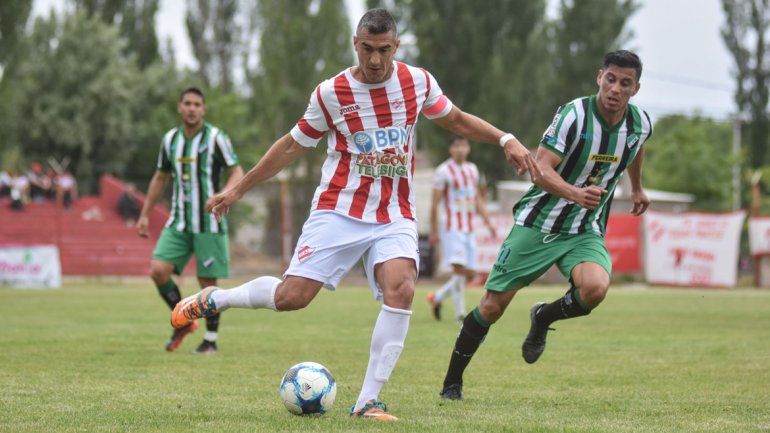 Manolo Berra volvió a jugar tras superar un desgarro. El Rojo y Villa Mitre aburrieron a todos.&nbsp;