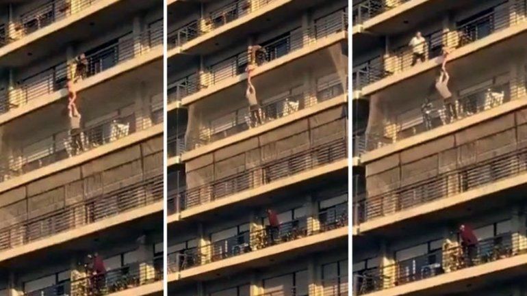 Un hombre rescató a nene que colgaba de un balcón