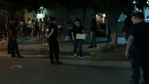 Según los expedientes de la Fiscalía de Rosario, en los últimos tres años hubo más de 20 crímenes entre el fuego cruzado de ambas familias. Ayer acribillaron a uno de los hermanos Funes.