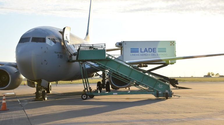 LADE opera la ruta entre Comodoro Rivadavia y Buenos Aires. LADE opera la ruta entre Comodoro Rivadavia y Buenos Aires.