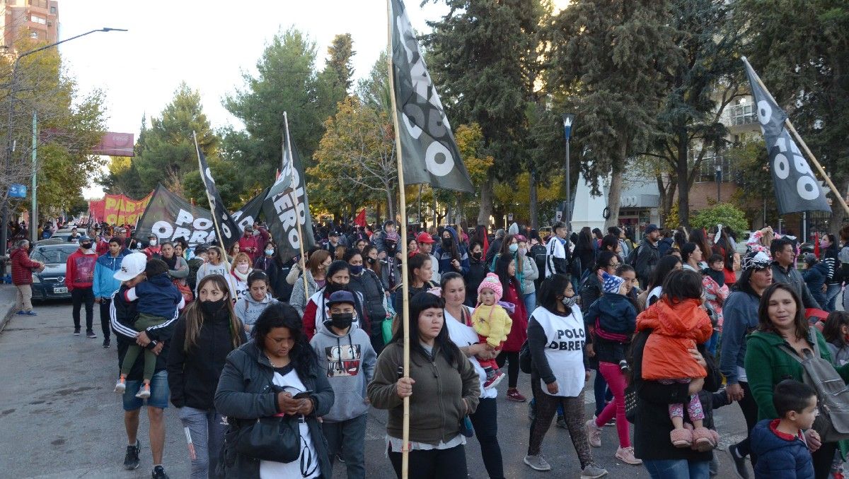 Miércoles con movilizaciones y corte total en la Avenida Argentina