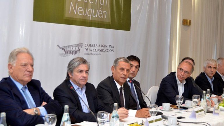 Quiroga y los dirigentes de la Cámara de la Construcción.
