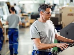 Los bajos salarios afectan la alimentación de los trabajadores en el lugar de tareas. Los bajos salarios afectan la alimentación de los trabajadores en el lugar de tareas.