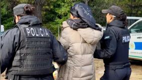 Victoria Dolores Núñez Fernández, de 34 años, está acusada de participar del ataque incendiario del 18 de enero, en el que quemaron 10 vehículos en una estancia de Chubut.&nbsp;