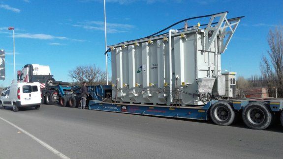 Un camión perdió el acoplado y hay demoras en el puente