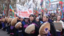 movilizacion contra el desalojo mapuche en casa de gobierno: en 15 imagenes