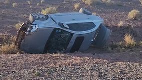 Se distrajo con el GPS y volcó en la Autovía Norte