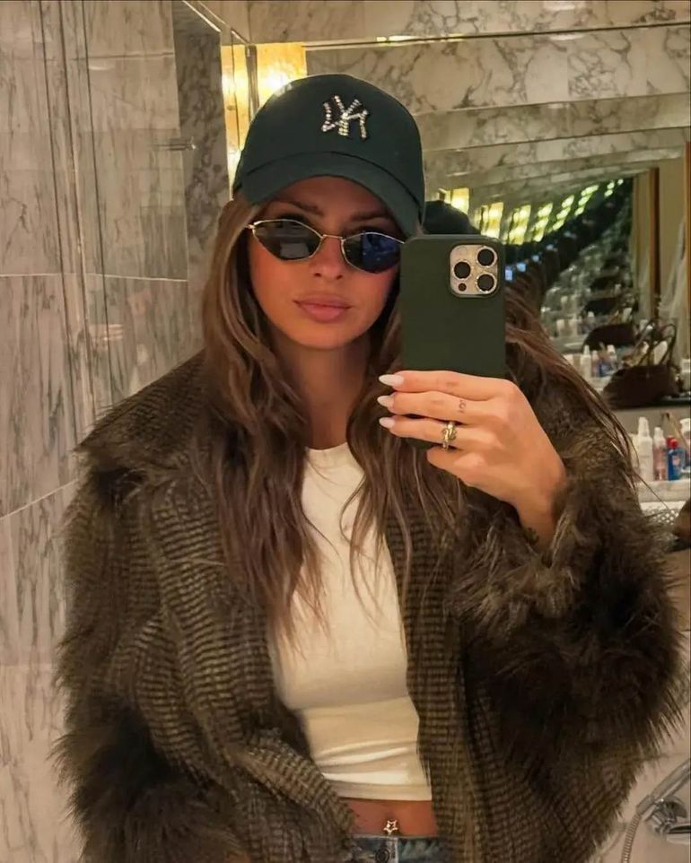 La China Suárez asistió a la Semana de la Moda en Milán y lució el abrigo de pelo, furor en la temporada otoño-invierno 2025. La China Suárez asistió a la Semana de la Moda en Milán y lució el abrigo de pelo, furor en la temporada otoño-invierno 2025.