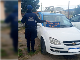 El taxi fue secuestrado luego de un allanamiento en el domicilio del propietario. El taxi fue secuestrado luego de un allanamiento en el domicilio del propietario.