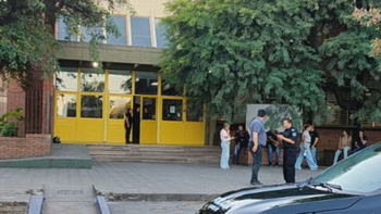 Así se evitó una masacre en una escuela de Santa Fe: quién logró reducir al estudiante armado. Así se evitó una masacre en una escuela de Santa Fe: quién logró reducir al estudiante armado.