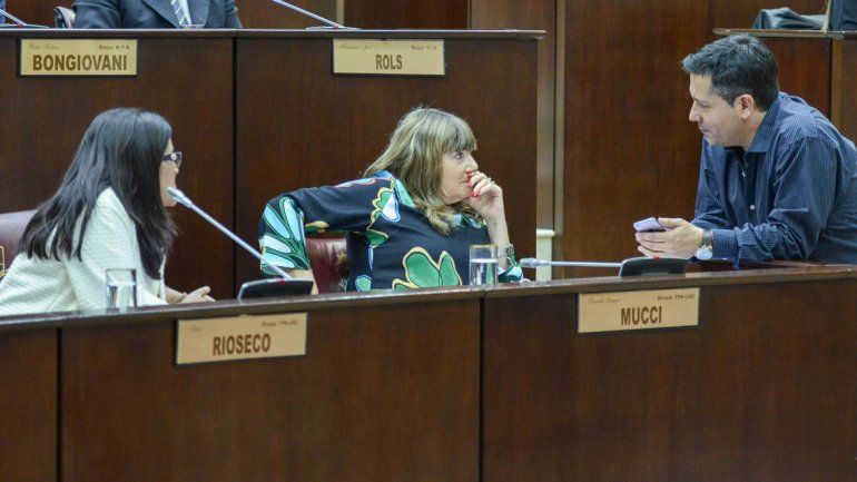 Entre los diputados con más ausencias están Pamela Muccci