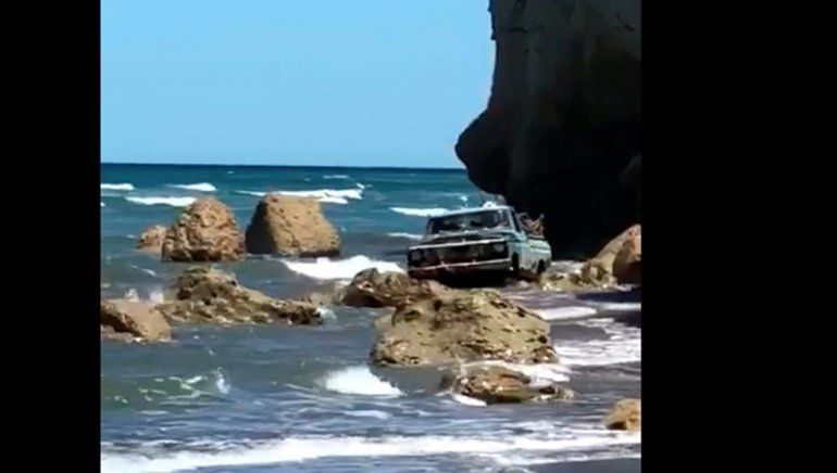 La F100 el día que salió del mar. Una imagen que recorrió el mundo.
