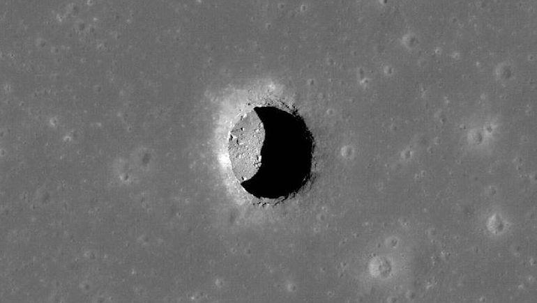 Descubren una cueva habitable en la Luna 