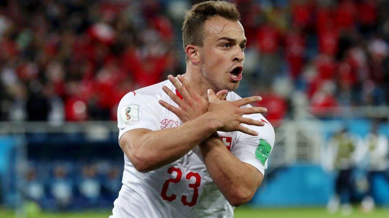 Multan a los suizos Shaqiri y Xhaka por sus polémicos festejos ante Serbia