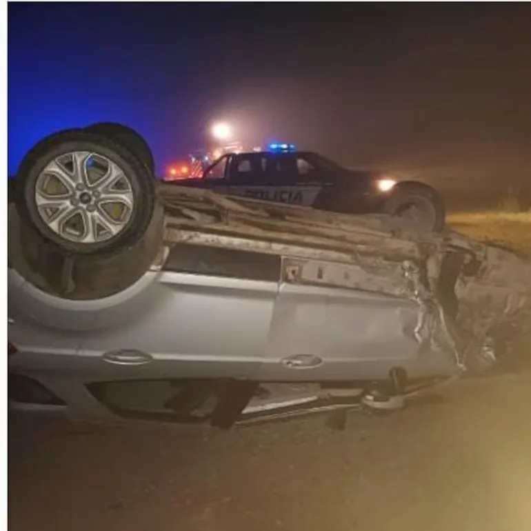 Un Camioneta chocó contra un auto en el que viajaban seis personas,