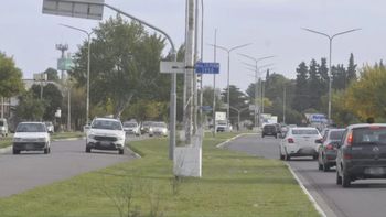La avenida Perón, en Santa Rosa: el control de velocidad con radares arrancó el 7 de octubre de 2024. La avenida Perón, en Santa Rosa: el control de velocidad con radares arrancó el 7 de octubre de 2024.