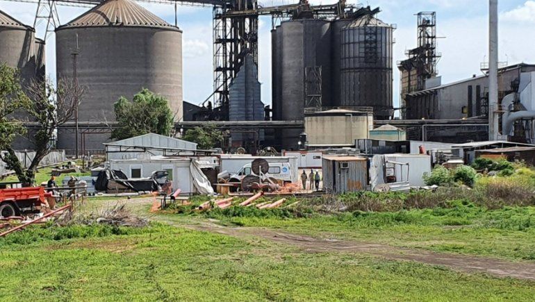Los trabajadores quedaron atrapados en el silo y no los pudieron rescatar con vida.