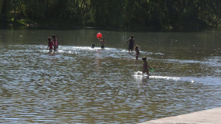 Los neuquinos disfrutaron de los balnearios en el comienzo del año