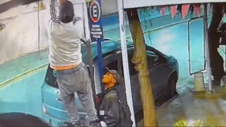 Vecinos hartos de los robos en Gran Neuquén: se llevaron hasta los focos de luz y todo quedó grabado