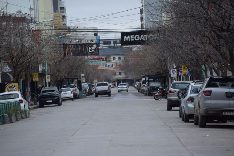 Denunció a un policía por agredirlo, pero retiró la acusación