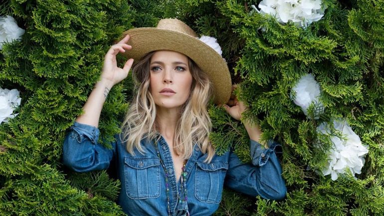 Luisana asegura que tiene una doble