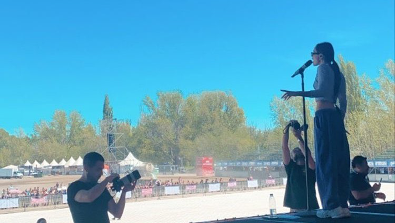 Fiesta de la Confluencia: las primeras imágenes de Tini arriba del escenario