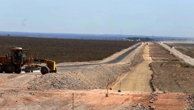 La pavimentación de la ruta 67 genera empleo para 70 personas. La pavimentación de la ruta 67 genera empleo para 70 personas.