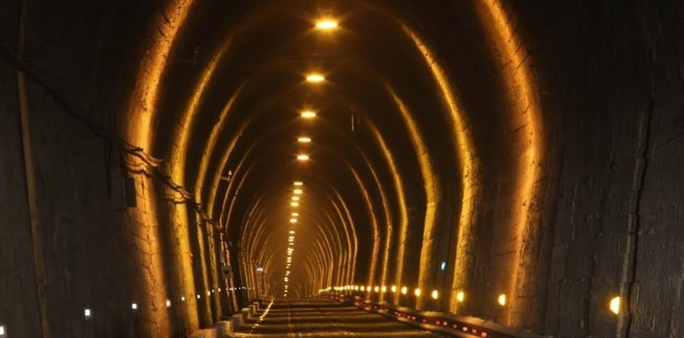 Tunel Cristo Redentor para transitar entre argentina y chile Tunel Cristo Redentor para transitar entre argentina y chile