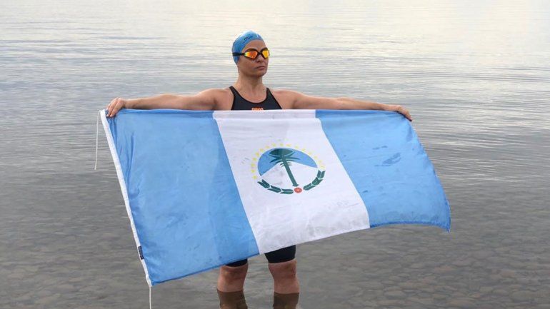 Neuquina cruzó a nado el Estrecho de San Carlos en Malvinas
