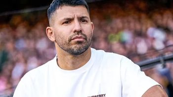El Kun Agüero se posicionó políticamente en varias ocasiones. El Kun Agüero se posicionó políticamente en varias ocasiones.