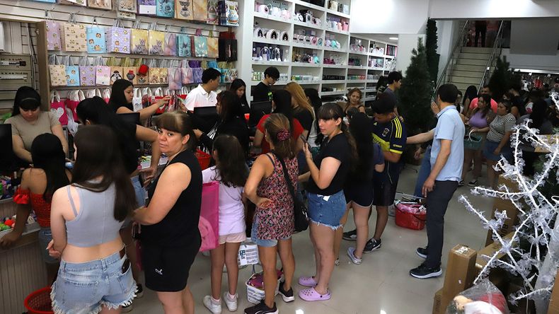 Denuncia contra el bazar de tres pisos en el bajo neuquino: qué dijo Acipan | LM Neuquen Denuncia contra el bazar de tres pisos en el bajo neuquino: qué dijo Acipan