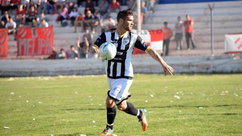 El volante regresa a la titularidad tras dos partidos suspendido.