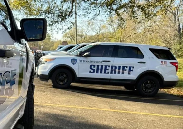 Los agentes de la Oficina del Sheriff de la Parroquia de St. Tammany encontraron a la nena muerta dentro del auto. Los agentes de la Oficina del Sheriff de la Parroquia de St. Tammany encontraron a la nena muerta dentro del auto.