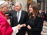 Gerardo Werthein y Sandra Pettovello representaron a Javier Milei en el Vaticano: ¿qué le regalaron al Papa?