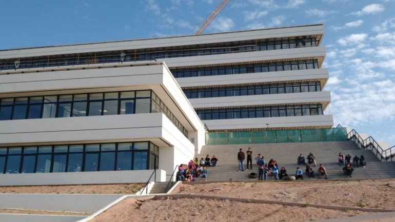 Toma Alto Godoy: la Muni se comprometió a llevar servicios