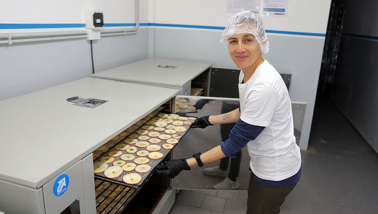 Era docente de economía, llegó al Alto Valle en busca de trabajo y descubrió el mundo de la cocina viva