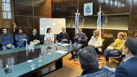 Rolando Figueroa llamó a la eliminación de intermediarios en la ayuda social